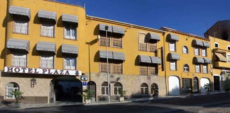 Hotel Plaza Manjon Villanueva Del Arzobispo Bagian luar foto